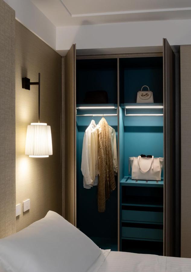 Ceccarini 9 Home Suite Home Riccione Exterior photo