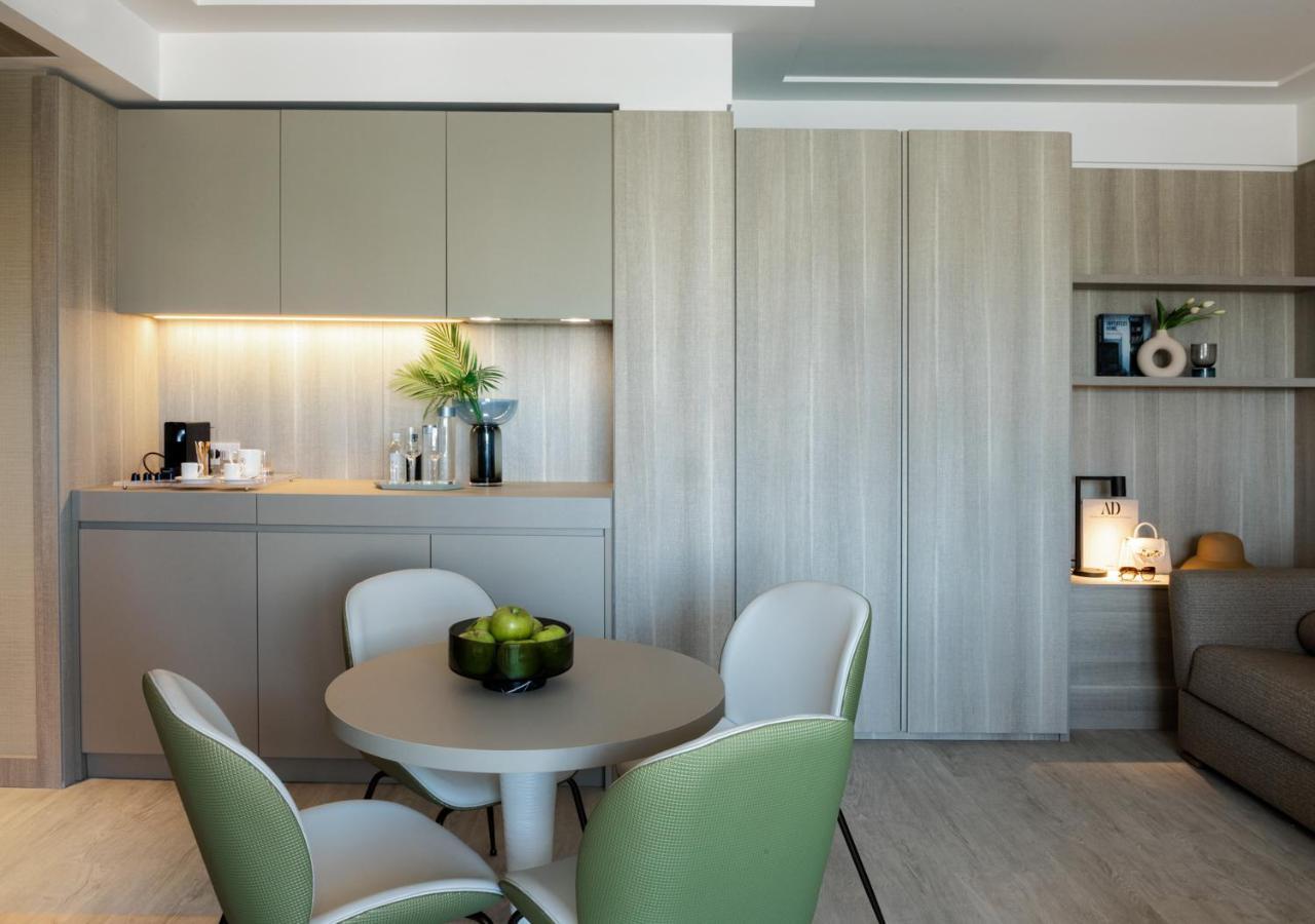 Ceccarini 9 Home Suite Home Riccione Exterior photo