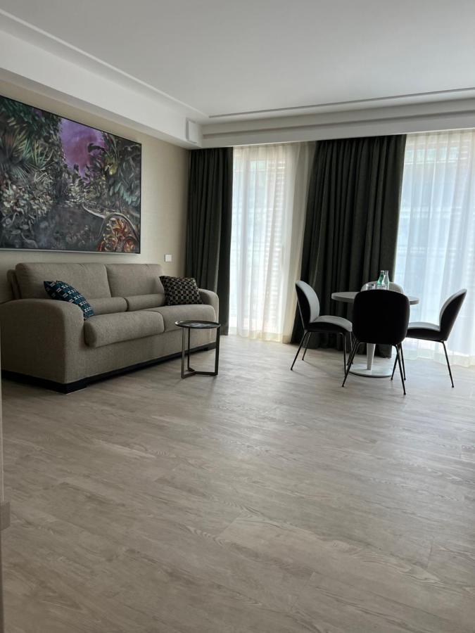 Ceccarini 9 Home Suite Home Riccione Exterior photo